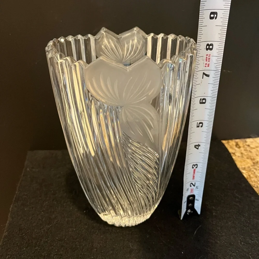 VTG Anna Hutte Bleikristall clear cut 24% lead crystal vase frosted iris design
